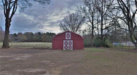 7152 Cedar Square Rd, Randleman, NC 27317 photo 2