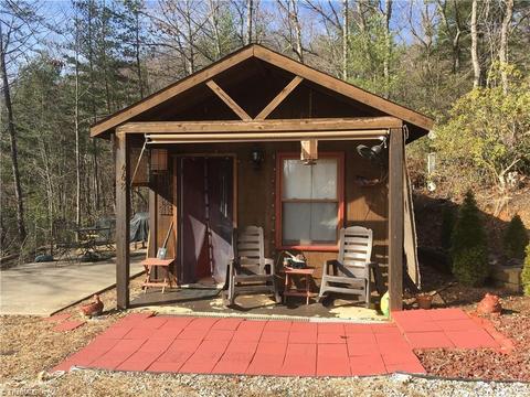 468 Bobcat Mountain Rd, Purlear, NC 28665 photo 1