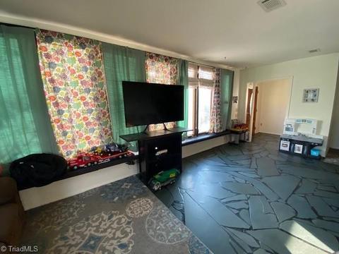 730 Singing Waters Ln, Purlear, NC 28665 photo 2