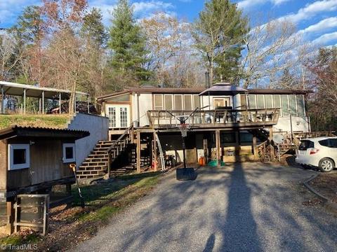 730 Singing Waters Ln, Purlear, NC 28665 photo 1