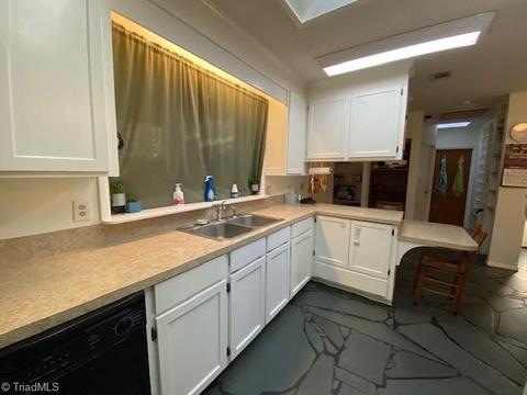730 Singing Waters Ln, Purlear, NC 28665 photo 3