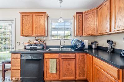 1257 Hampton Park Dr, High Point, NC 27265 photo 9