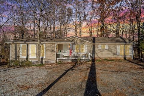 5232 Poplar Ridge Rd, Trinity, NC 27370 photo 1
