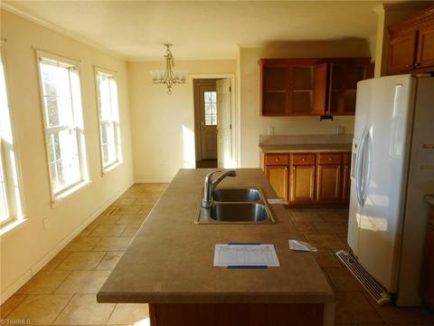 220 Star View Dr, King, NC 27021 photo 4