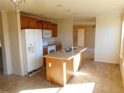 220 Star View Dr, King, NC 27021 photo 3