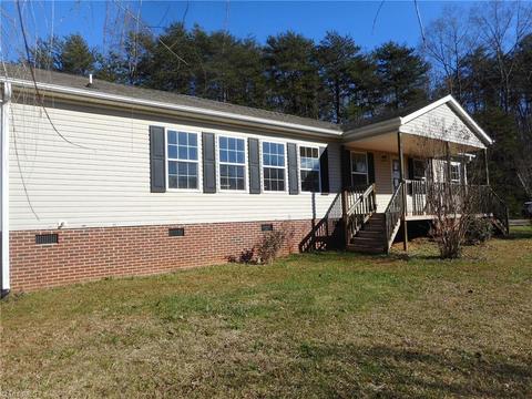 220 Star View Dr, King, NC 27021 photo 2