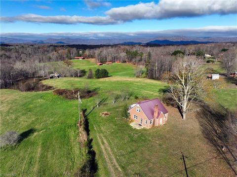 1277 Wards Gap Rd, Cana, VA 24317 photo 2