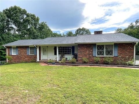 1412 Oscar Frye Rd, Pinnacle, NC 27043