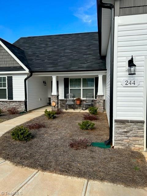 244 Pilot Bluff Dr, King, NC 27021 photo 4
