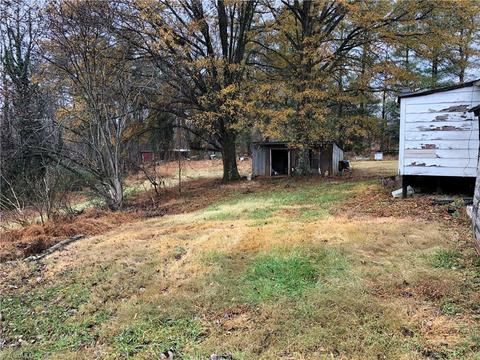 738 Golf Course Rd, Pilot Mountain, NC 27041 photo 6