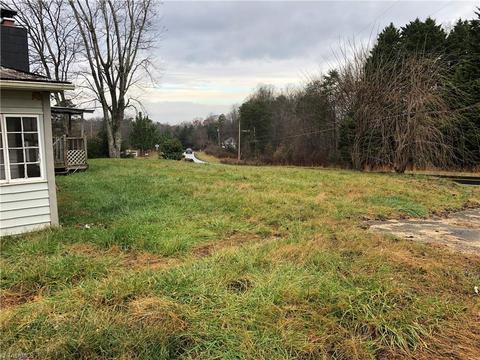 738 Golf Course Rd, Pilot Mountain, NC 27041 photo 5