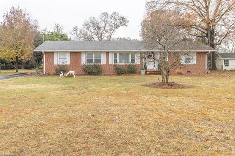 608 E Stadium Dr, Eden, NC 27288 photo 1