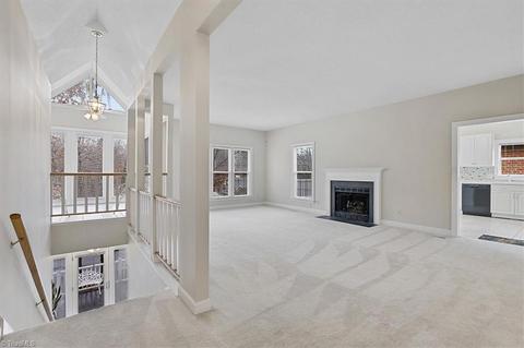 904 Flicker Ln, High Point, NC 27262 photo 9