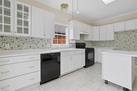 904 Flicker Ln, High Point, NC 27262 photo 21