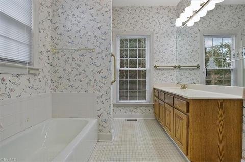 904 Flicker Ln, High Point, NC 27262 photo 28