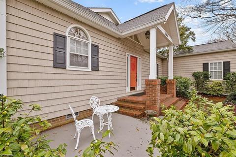 904 Flicker Ln, High Point, NC 27262 photo 5