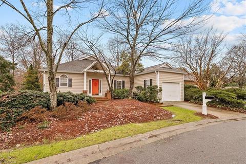 904 Flicker Ln, High Point, NC 27262 photo 1
