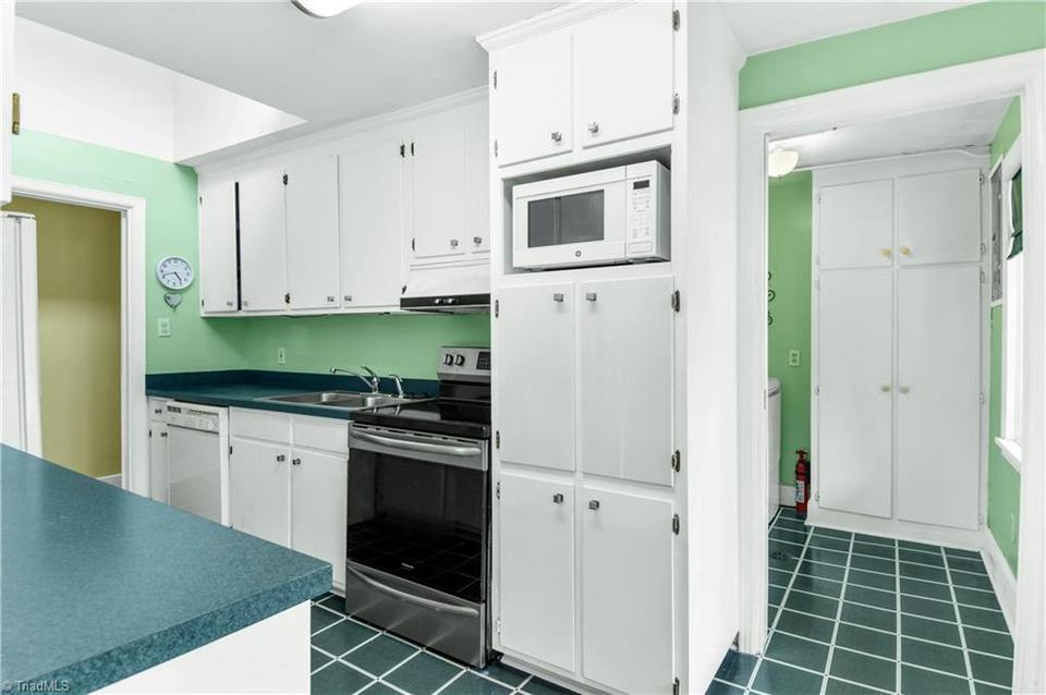  615 Maple Ave, Reidsville, NC 27320 photo 9