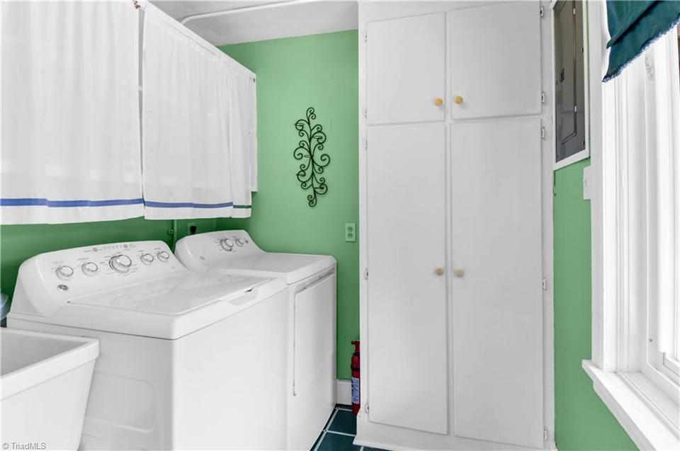  615 Maple Ave, Reidsville, NC 27320 photo 10