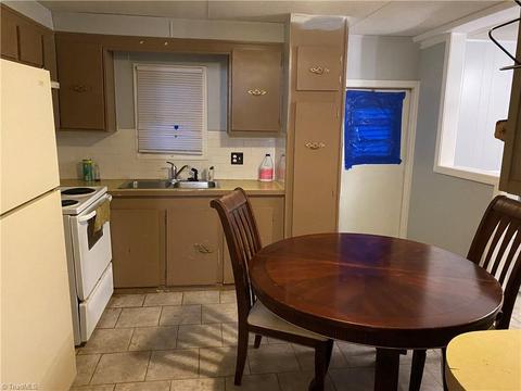 516 Colonial Loop, Randleman, NC 27317 photo 4