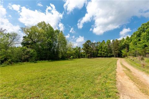 3892 Old Glenola Rd, Trinity, NC 27370