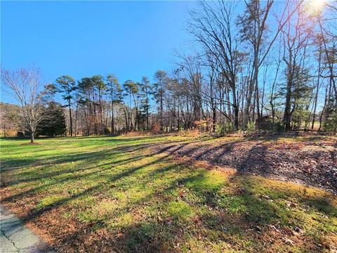 1390 Kilkenny Ln, Rural Hall, NC 27045