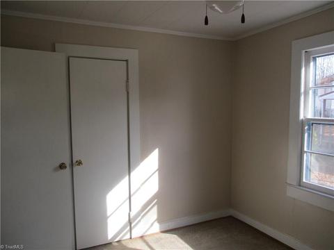 910 Grant St, High Point, NC 27262 photo 6