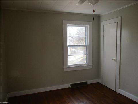 910 Grant St, High Point, NC 27262 photo 8