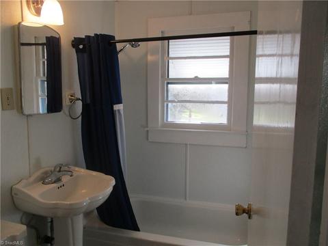910 Grant St, High Point, NC 27262 photo 4