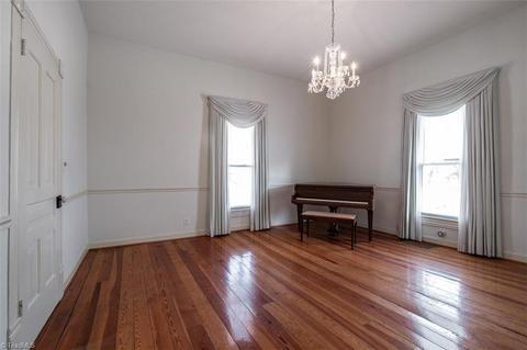 339 W Main St, Elkin, NC 28621 photo 9