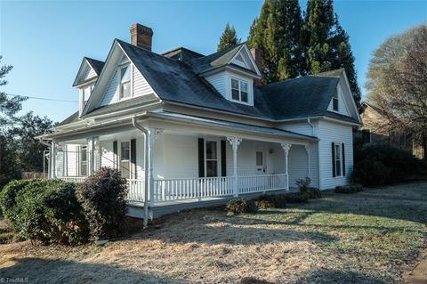 339 W Main St, Elkin, NC 28621 photo 2