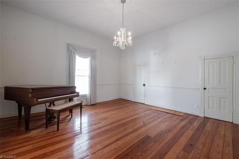339 W Main St, Elkin, NC 28621 photo 10