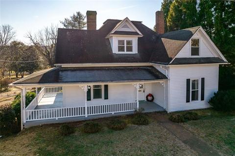 339 W Main St, Elkin, NC 28621 photo 5