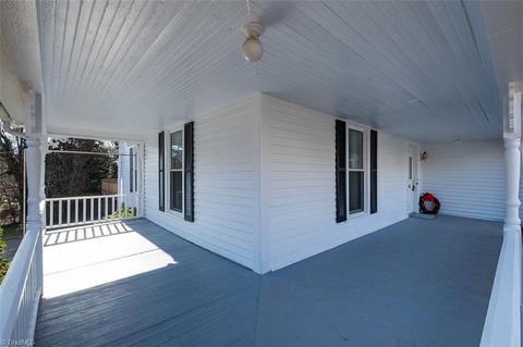 339 W Main St, Elkin, NC 28621 photo 6