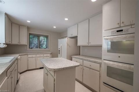 339 W Main St, Elkin, NC 28621 photo 14