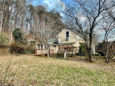 650 Carson Creek Rd, Lowgap, NC 27024 photo 4