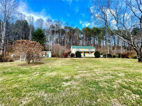 650 Carson Creek Rd, Lowgap, NC 27024 photo 2