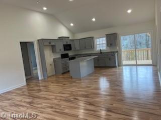 16 Pershing St, Thomasville, NC 27360 photo 2