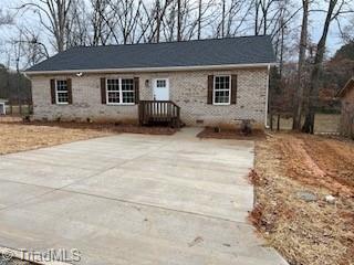 16 Pershing St, Thomasville, NC 27360 photo 1