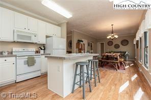515 Wolf Pen Rd, Purlear, NC 28665 photo 1