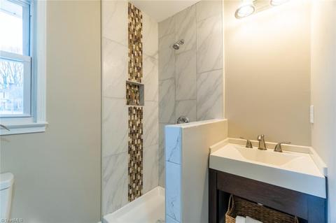 1910 Wickham Ave, High Point, NC 27265 photo 12