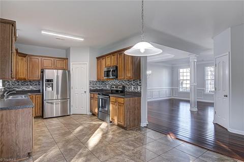 873 Hedgepath Ter, High Point, NC 27265 photo 17