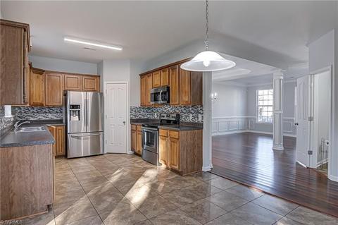 873 Hedgepath Ter, High Point, NC 27265 photo 22