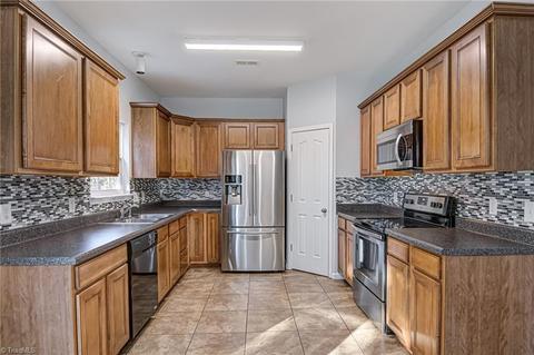 873 Hedgepath Ter, High Point, NC 27265 photo 16