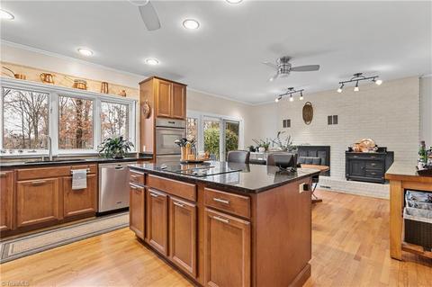 1415 Coventry Rd, High Point, NC 27262 photo 12