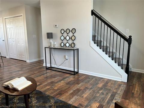 607 Dillon St, Thomasville, NC 27360 photo 3