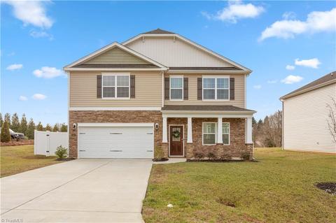 6903 Quarter Horse Dr, Trinity, NC 27370 photo 1