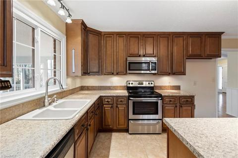2540 Farmbrook Rd, Winston Salem, NC 27103 photo 13