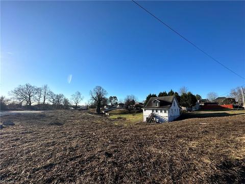 203 Coltrane Ave, High Point, NC 27260 photo 3