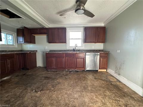 203 Coltrane Ave, High Point, NC 27260 photo 11